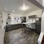 Apartment Maison Avec Cours Privative