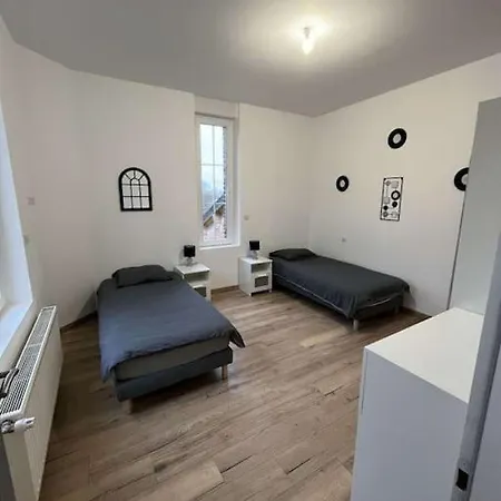 Maison Avec Cours Privative Apartment Nesle