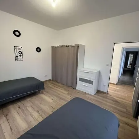 Maison Avec Cours Privative Apartment Nesle